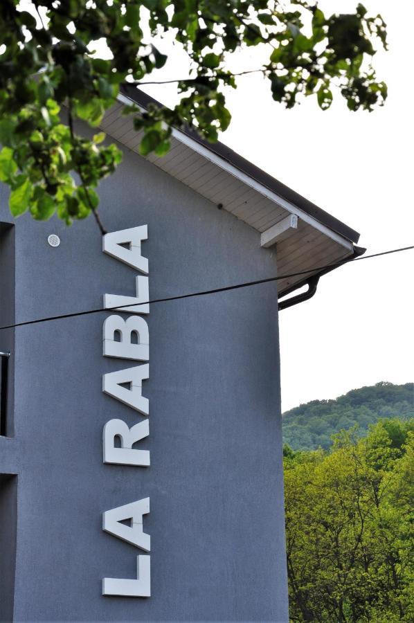 ホテル La Rabla ドゥボバ エクステリア 写真